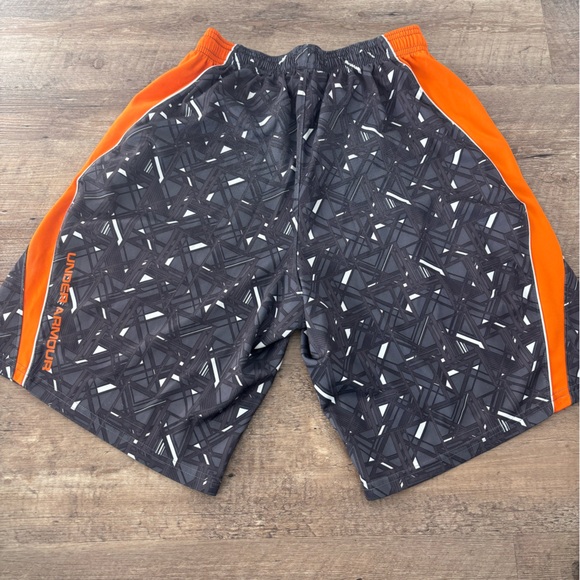 Mens Under Armour shorts - Picture 2 of 4